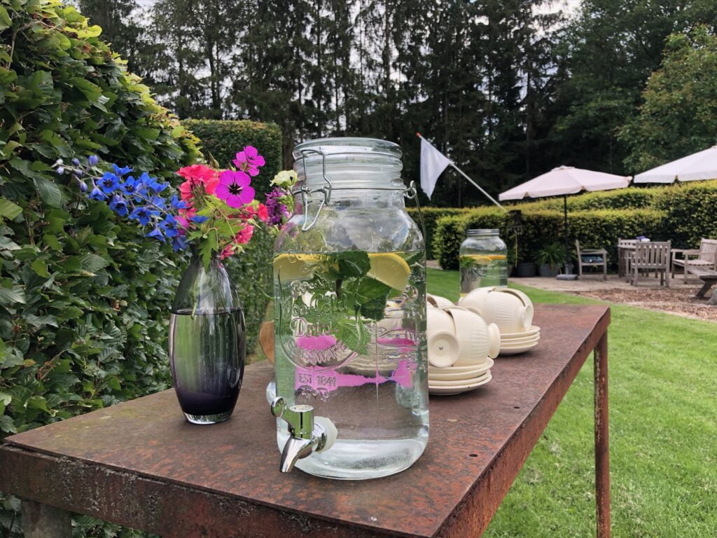Step verhuur op de Veluwe 3 Lekker fris drinken tijdens steppen met vrienden en familie tijdens een dagje uit